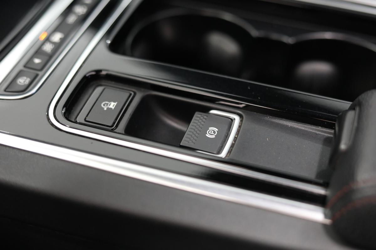 jaguar-xe-2018-diesel-1999cc