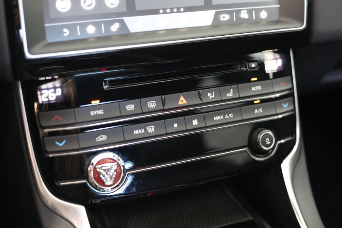 jaguar-xe-2018-diesel-1999cc
