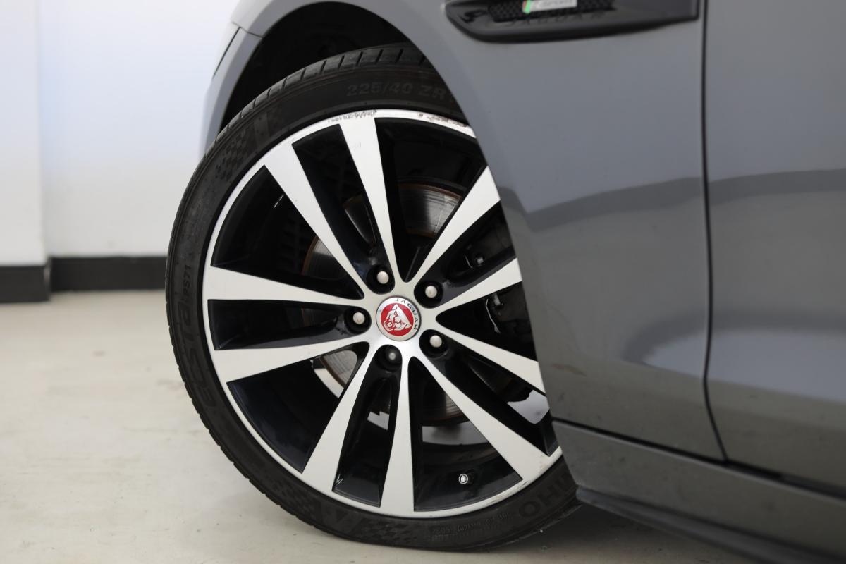 jaguar-xe-2018-diesel-1999cc