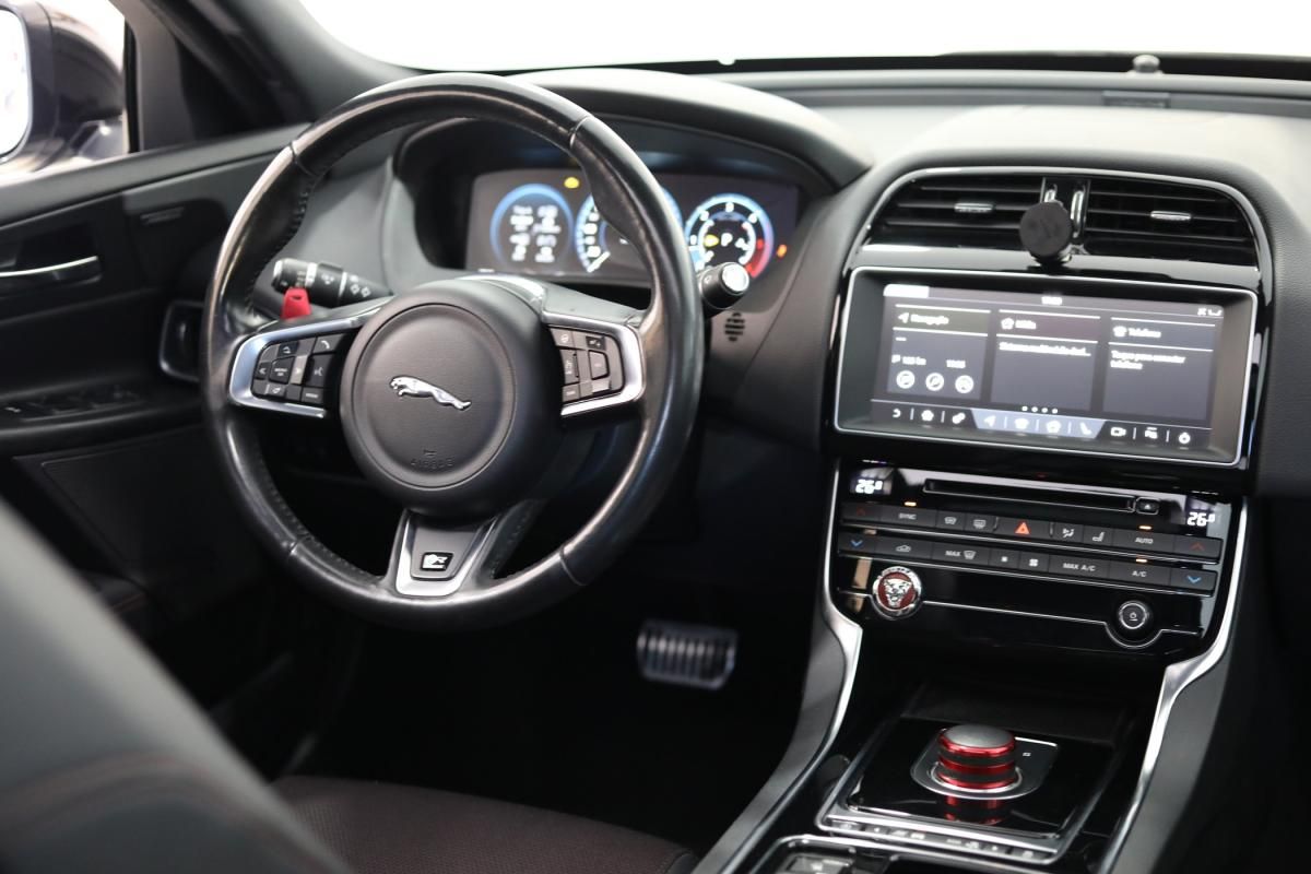 jaguar-xe-2018-diesel-1999cc