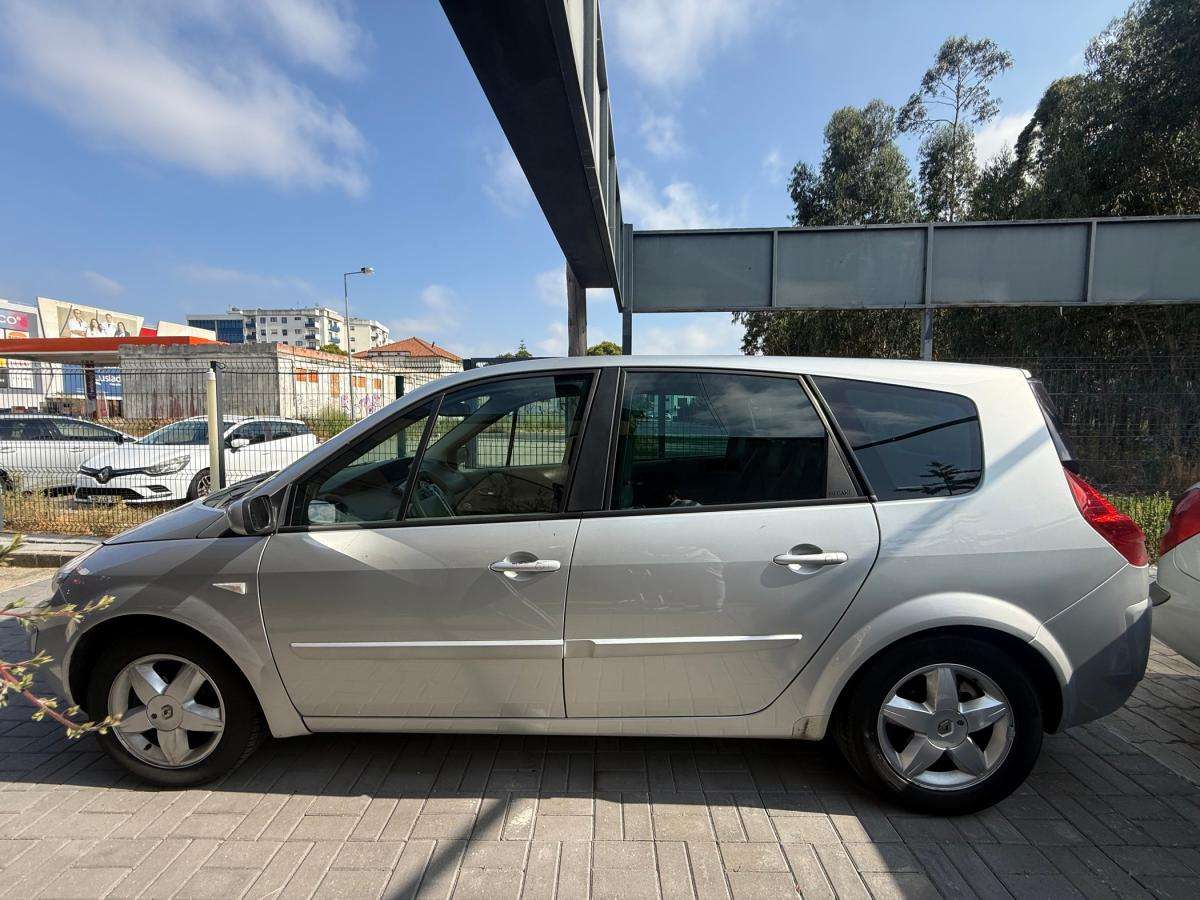 renault-scenic-2009-diesel-1461cc