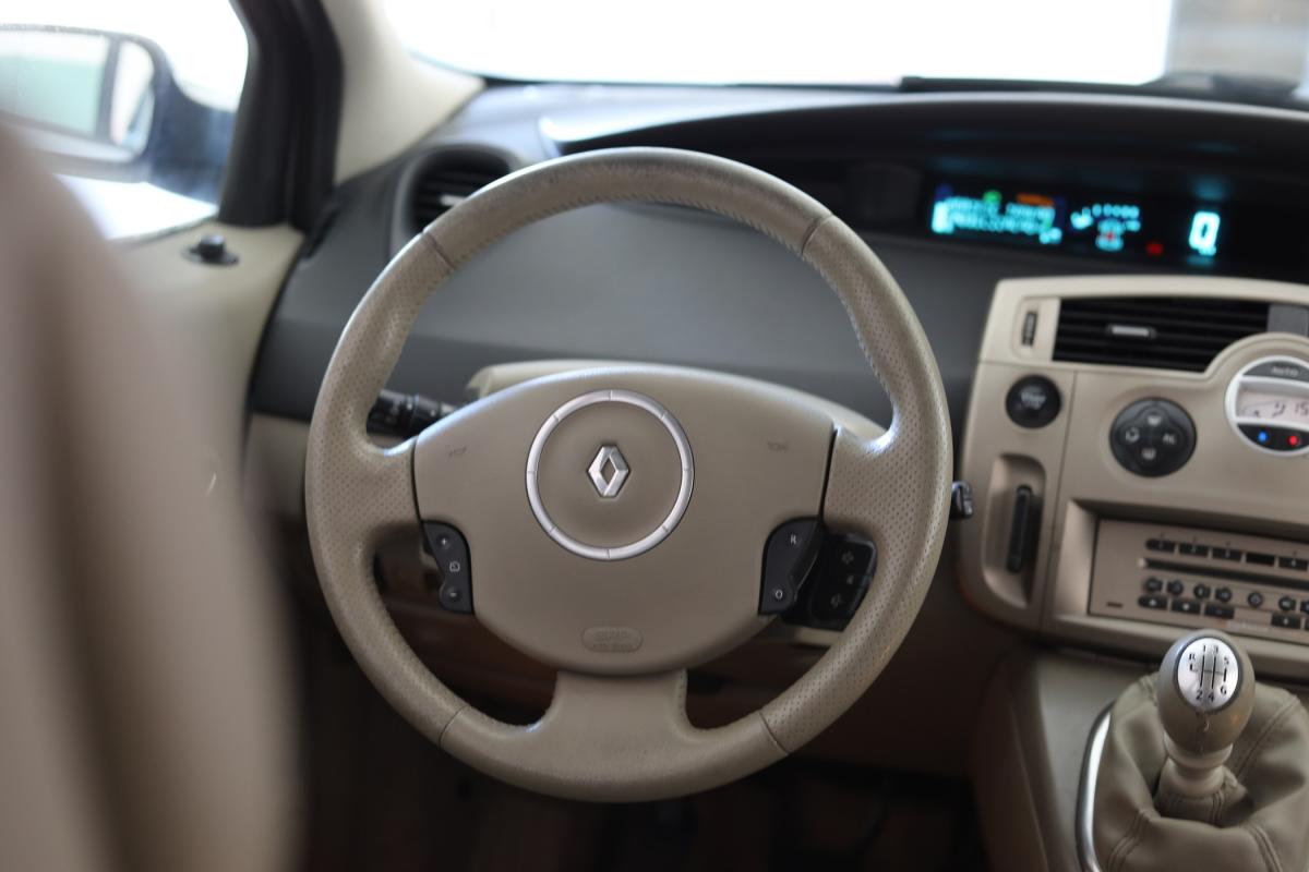 renault-scenic-2009-diesel-1461cc