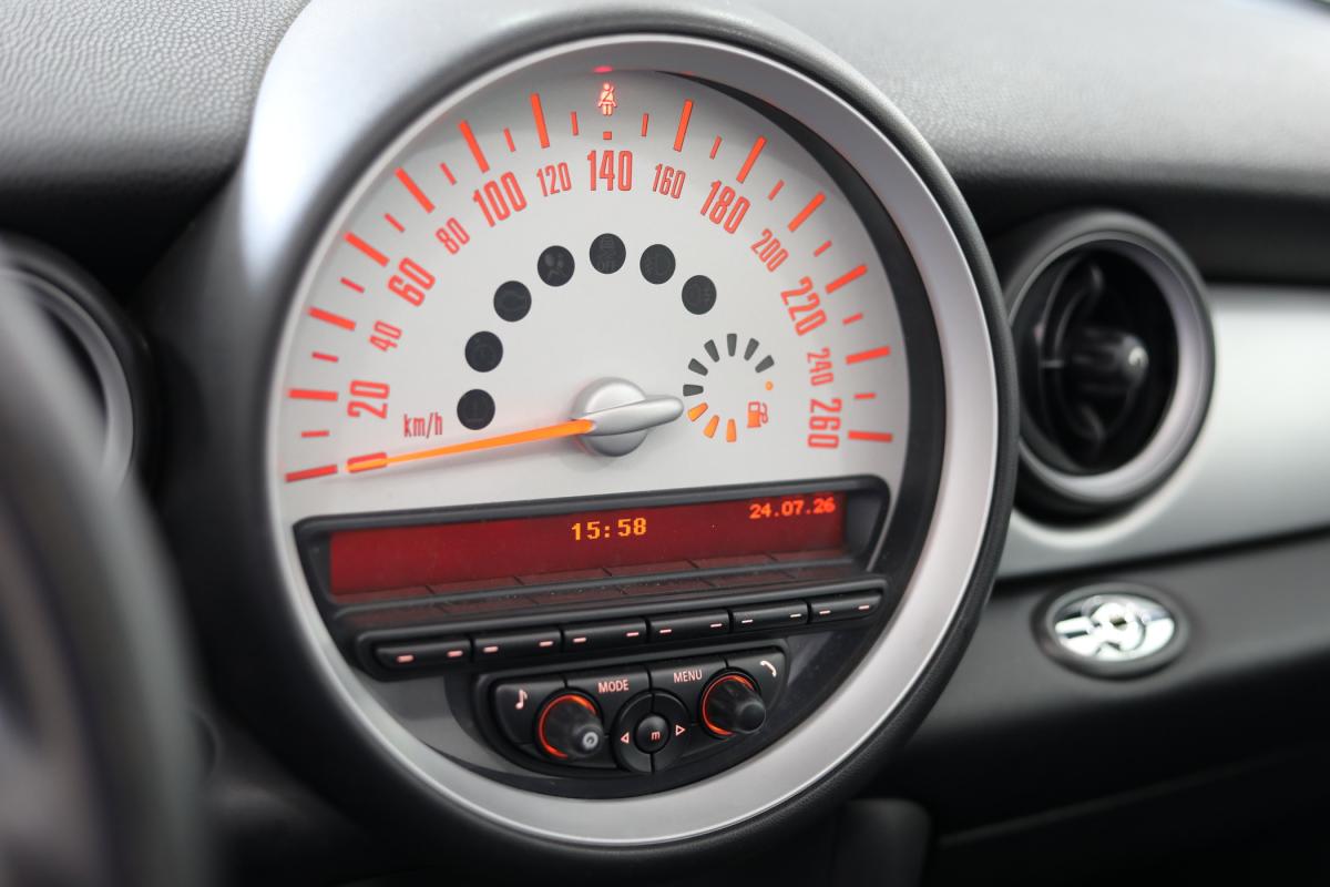 mini-cabrio-2013-diesel-1598cc