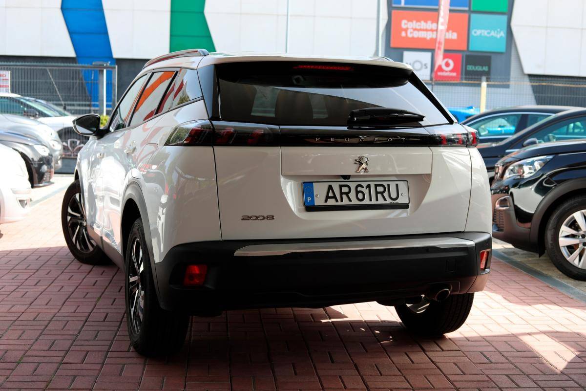 peugeot-2008-2022-diesel-1499cc