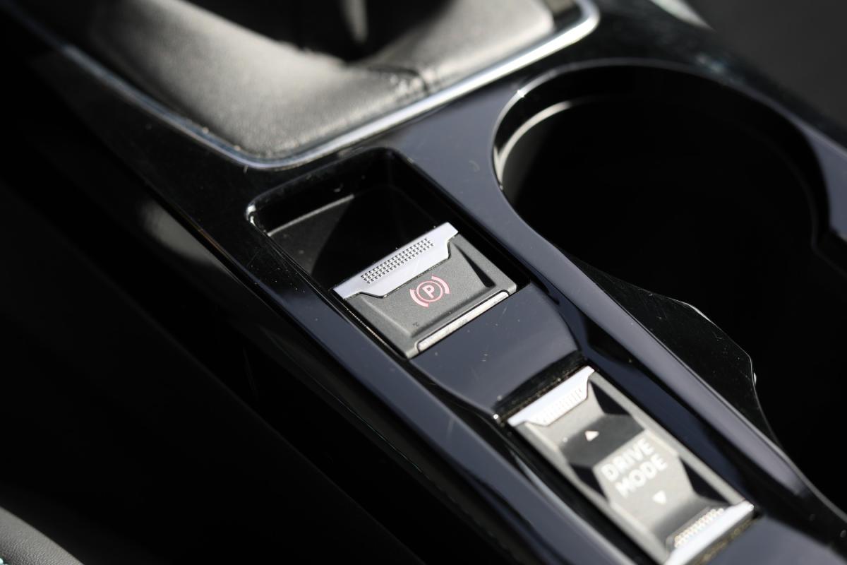 peugeot-2008-2022-diesel-1499cc