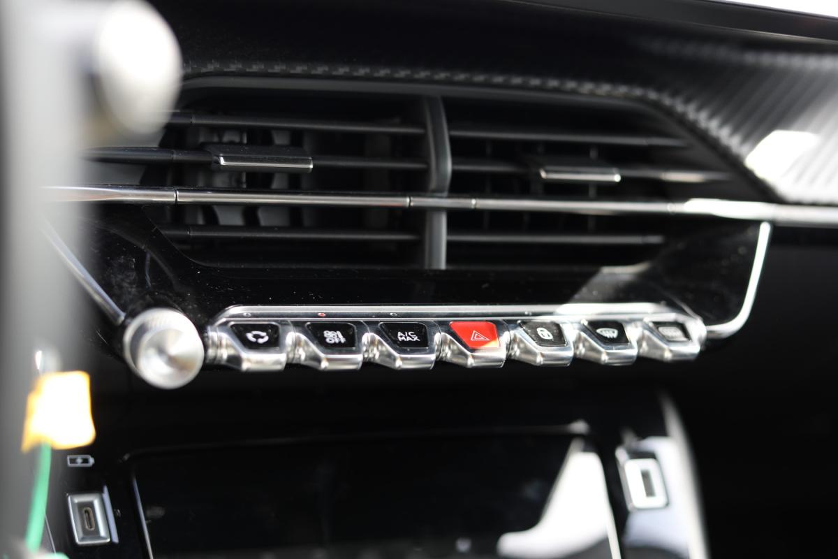 peugeot-2008-2022-diesel-1499cc