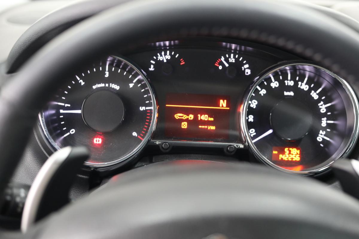 peugeot-5008-2010-diesel-1560cc
