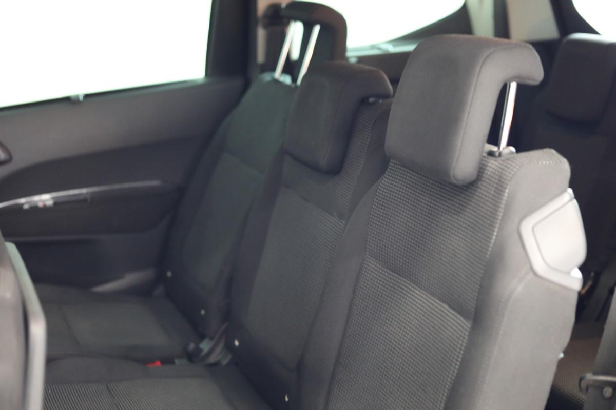 peugeot-5008-2010-diesel-1560cc