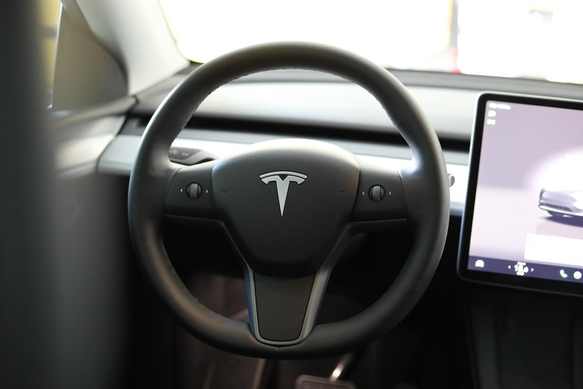 tesla-model-y-2022-eletrico-500cc
