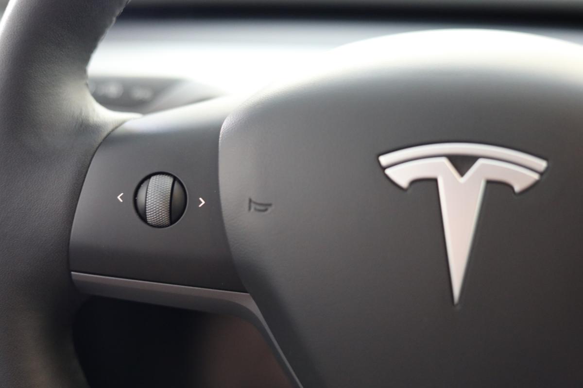 tesla-model-y-2022-eletrico-500cc
