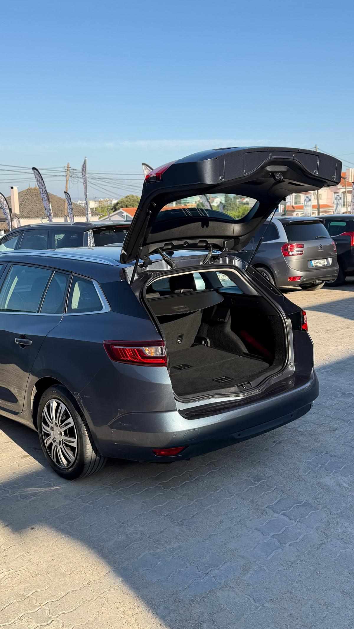 renault-megane-sport-tourer-2018-diesel-1461cc