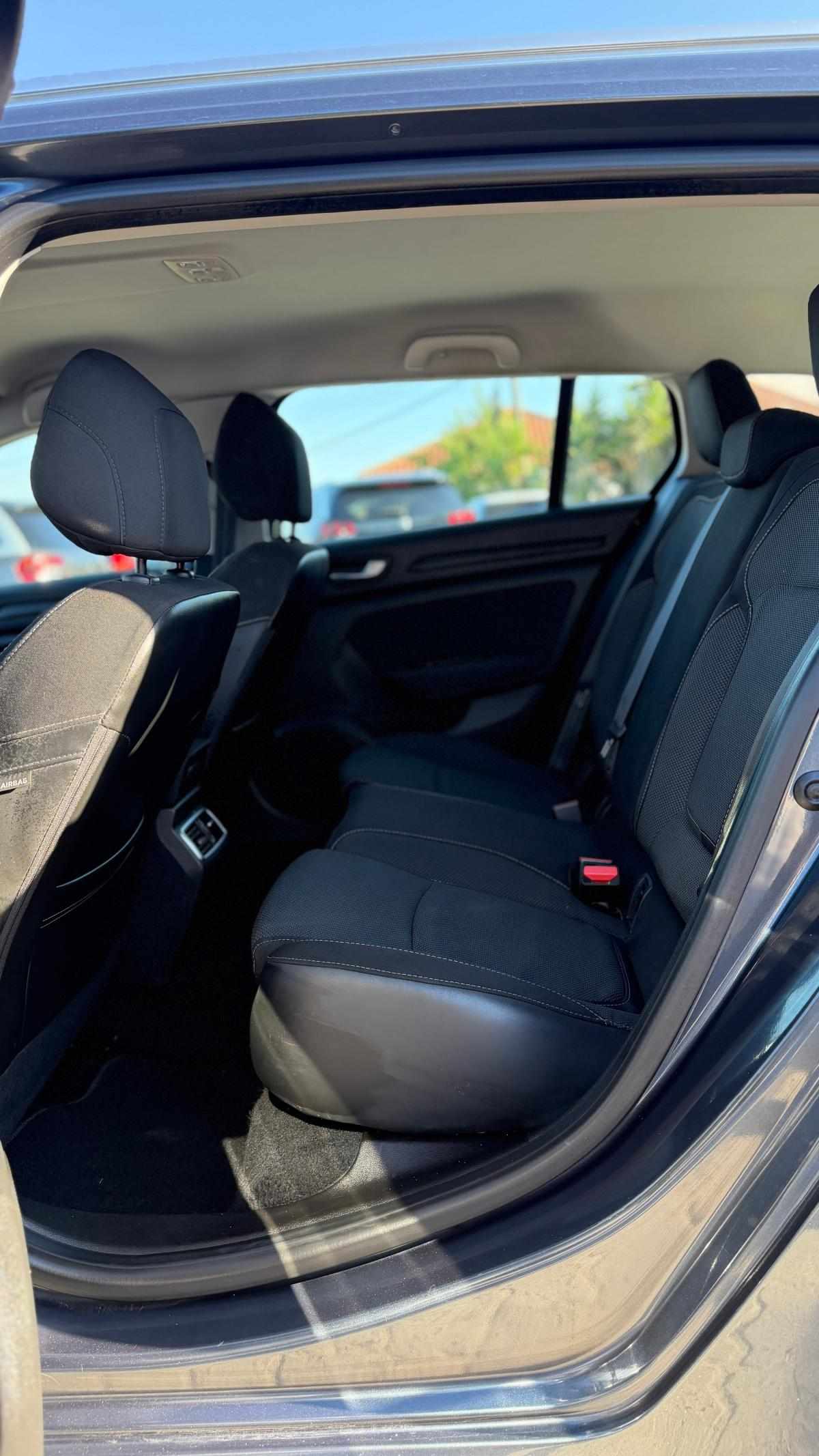 renault-megane-sport-tourer-2018-diesel-1461cc