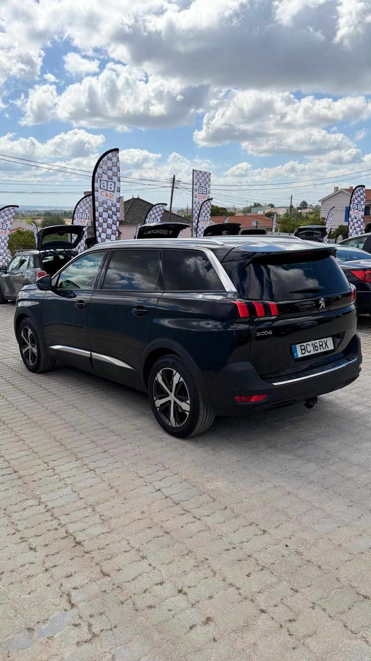 peugeot-5008-2018-diesel-1499cc