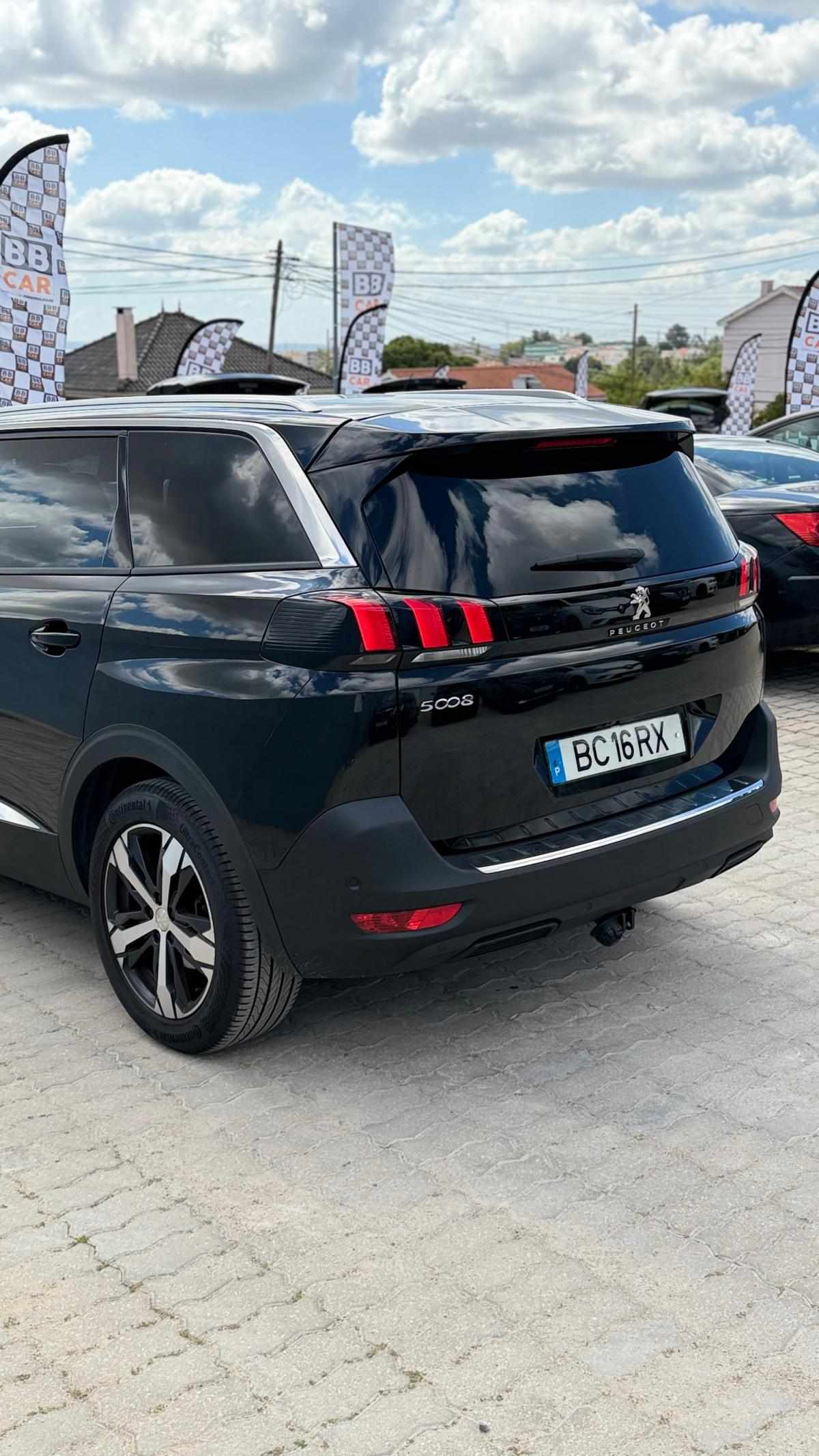 peugeot-5008-2018-diesel-1499cc