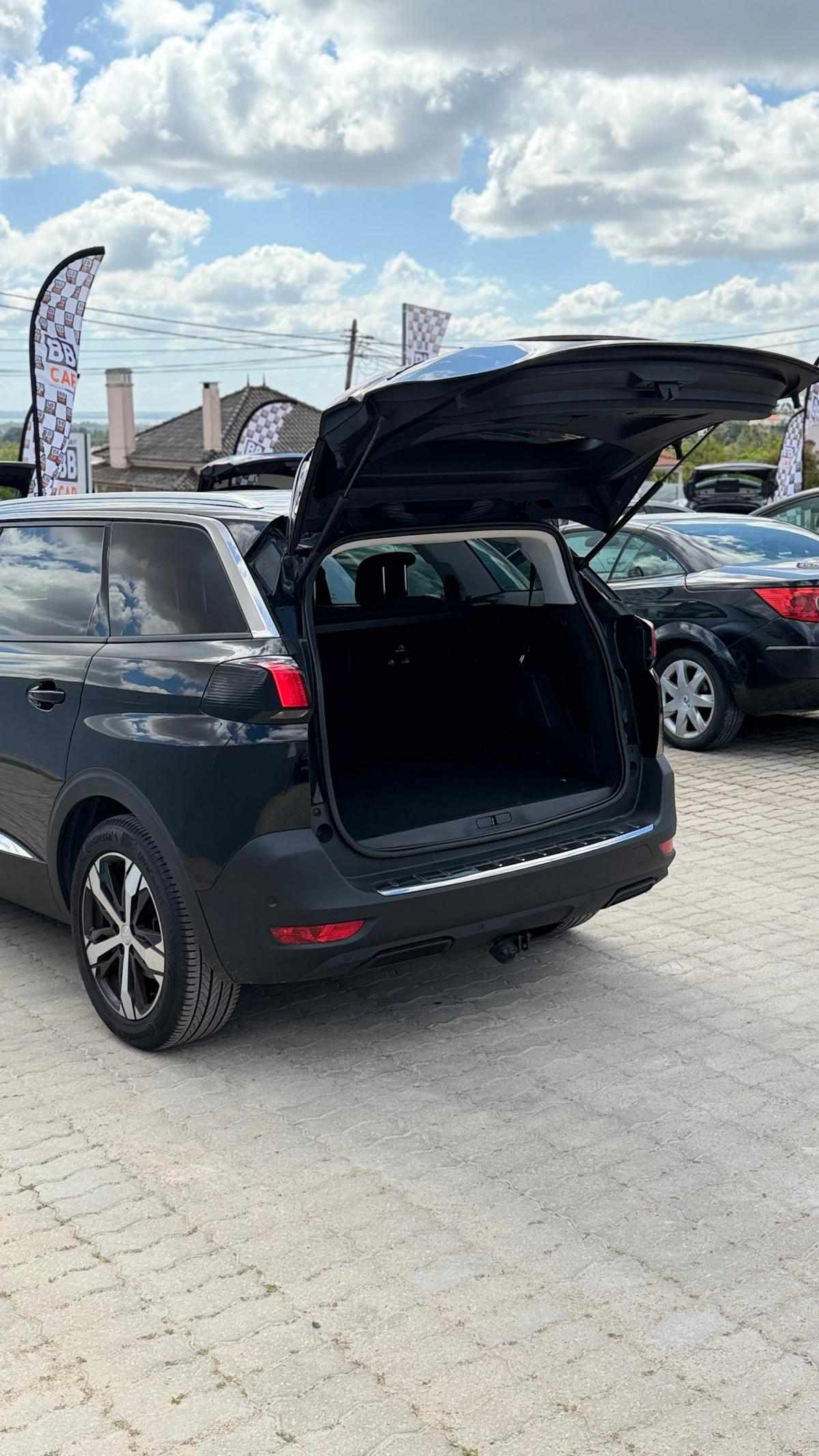 peugeot-5008-2018-diesel-1499cc