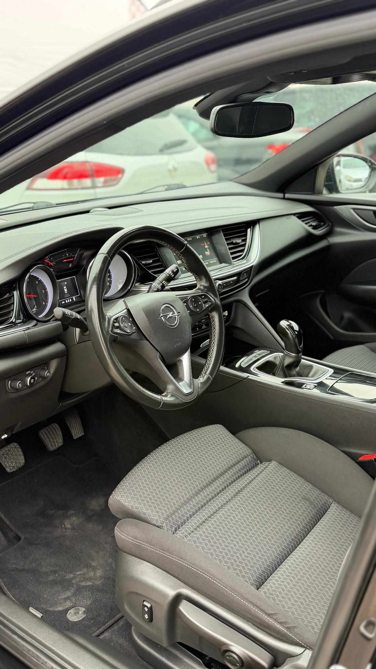 opel-insignia-sports-tourer-2021-diesel-1496cc
