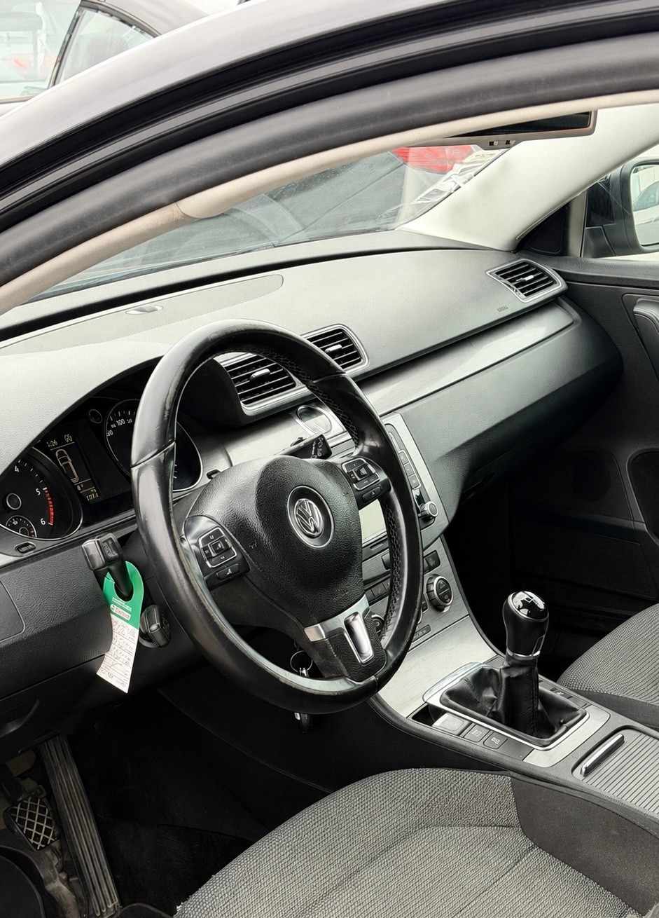 volkswagen-passat-variant-2012-diesel-1598cc
