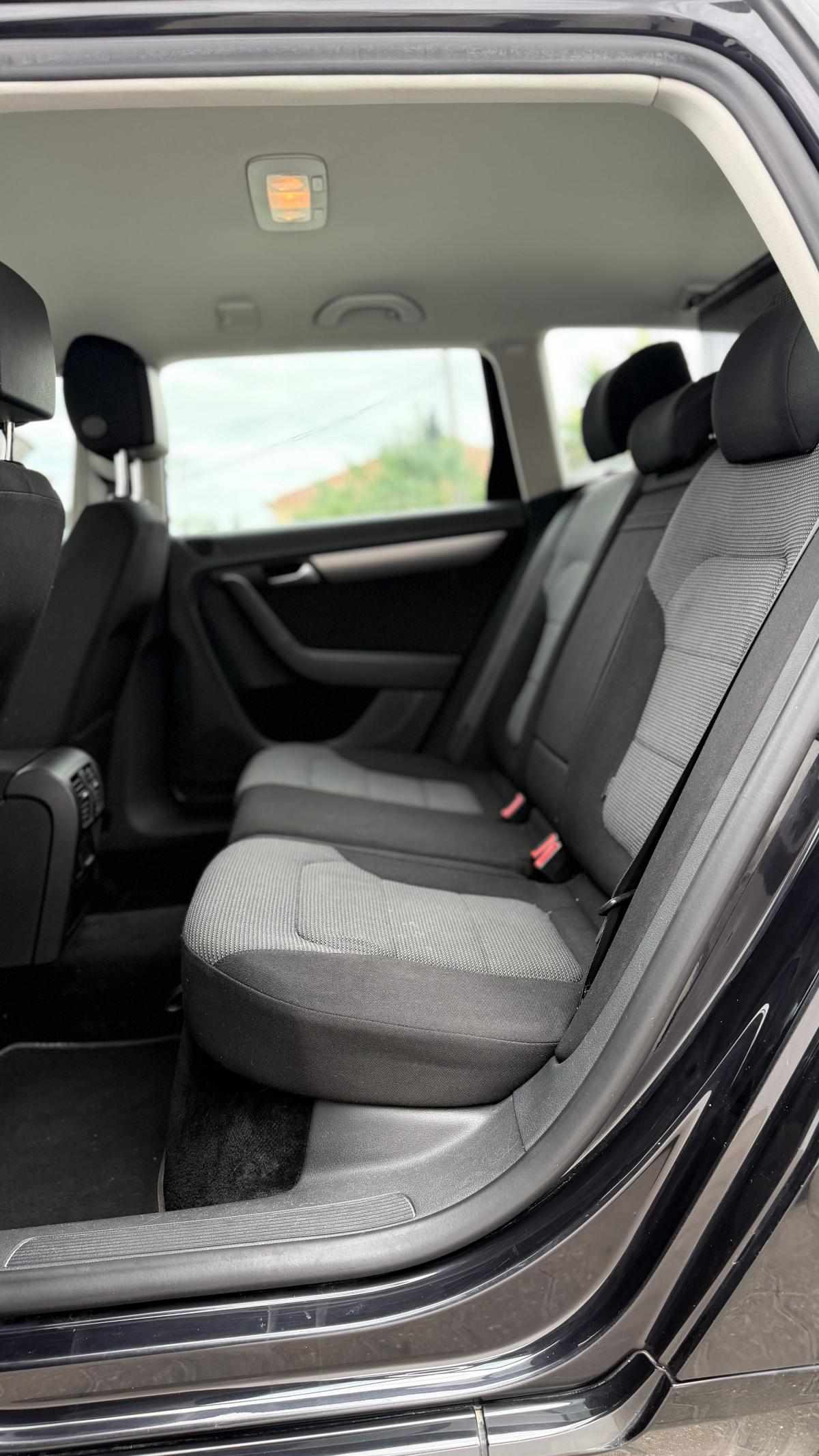 volkswagen-passat-variant-2012-diesel-1598cc