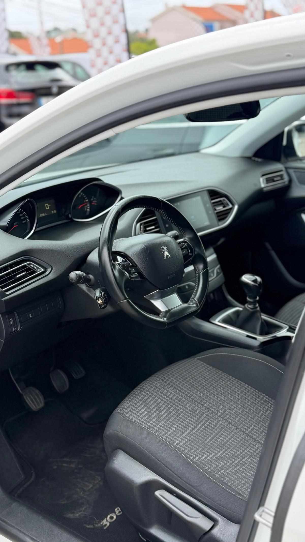 peugeot-308-2020-diesel-1499cc