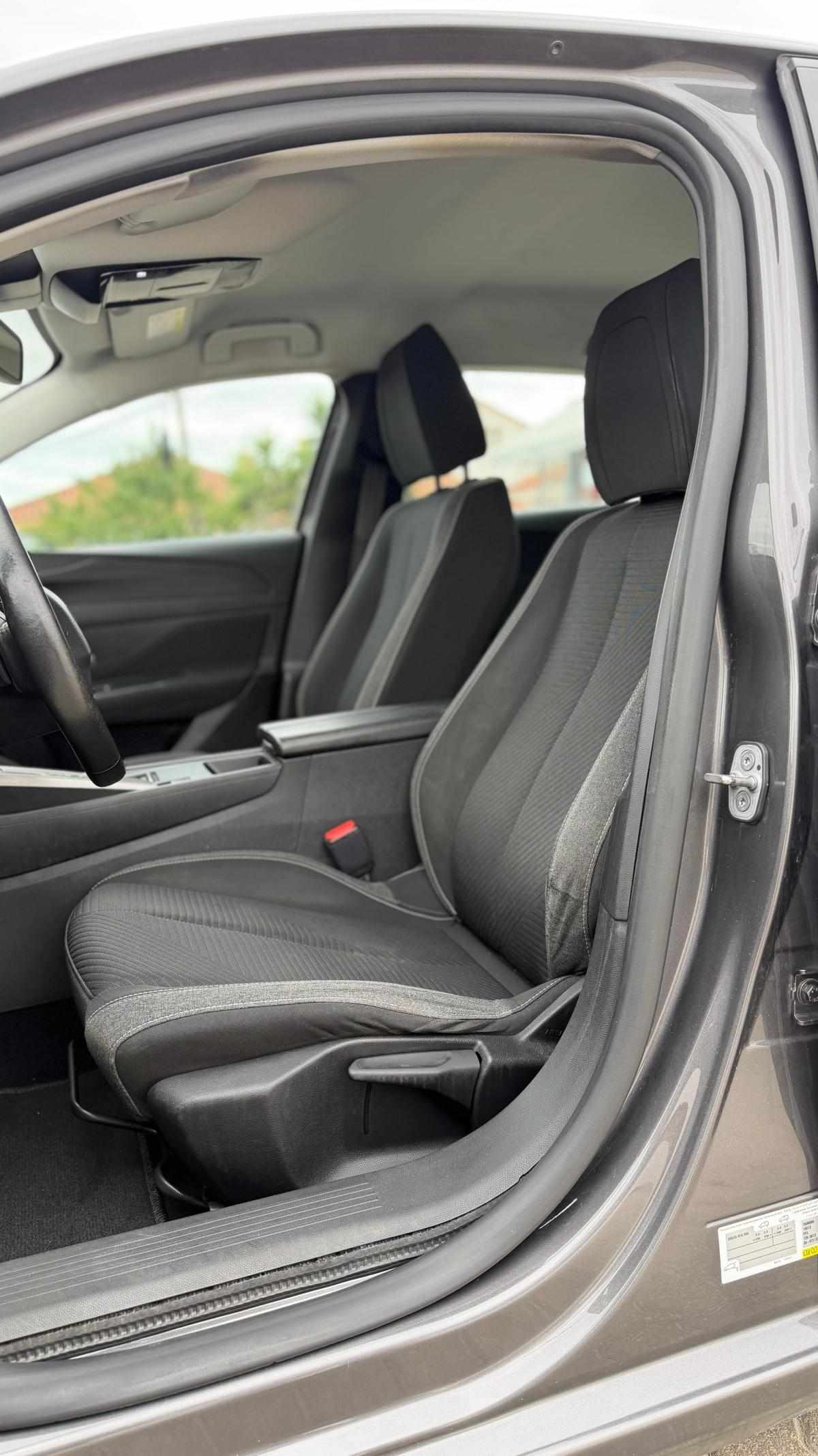 peugeot-308-sw-2023-diesel-1499cc