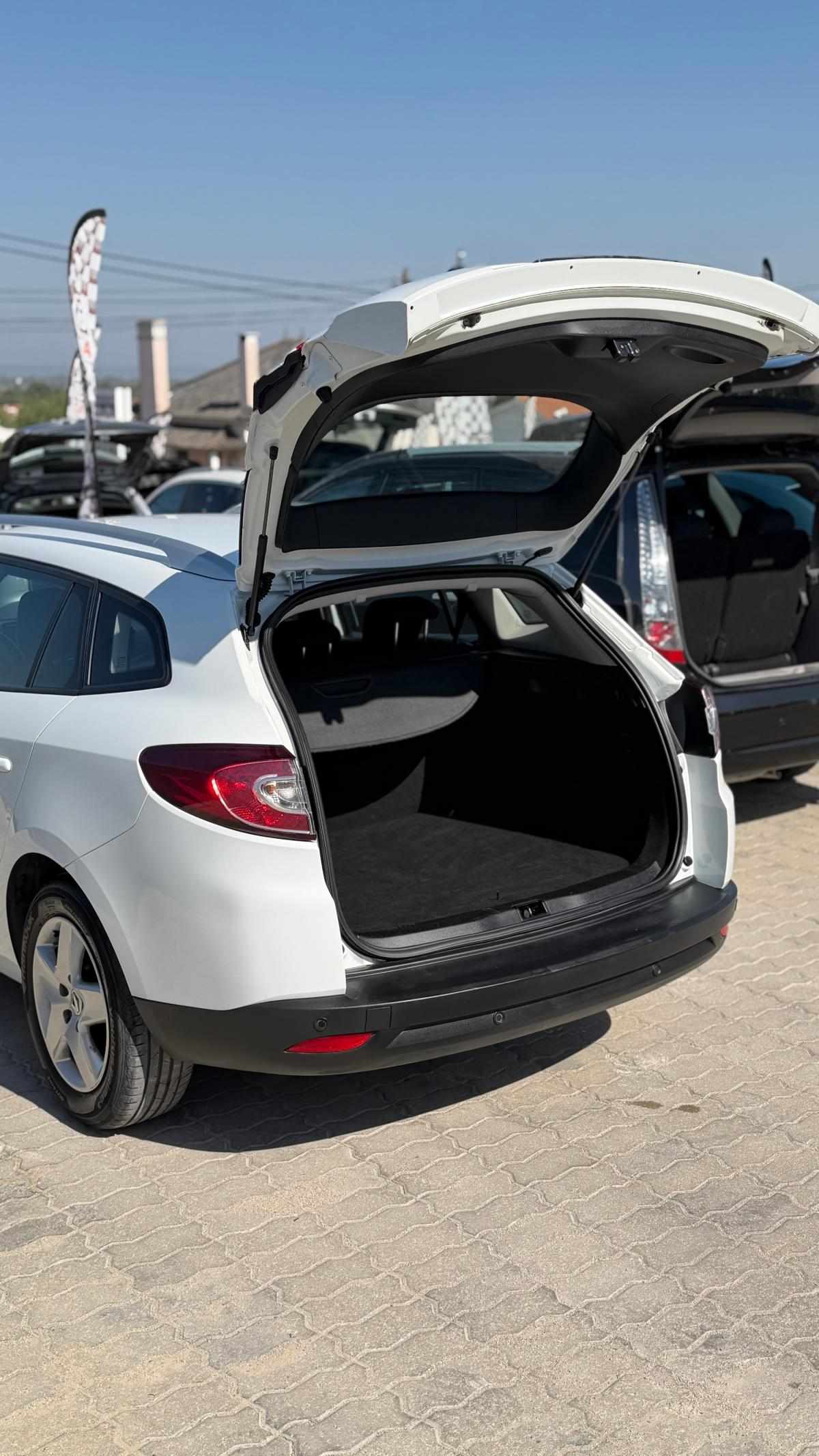renault-megane-sport-tourer-2014-diesel-1461cc