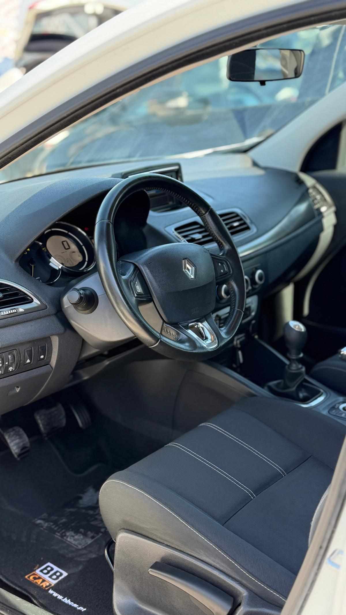 renault-megane-sport-tourer-2014-diesel-1461cc