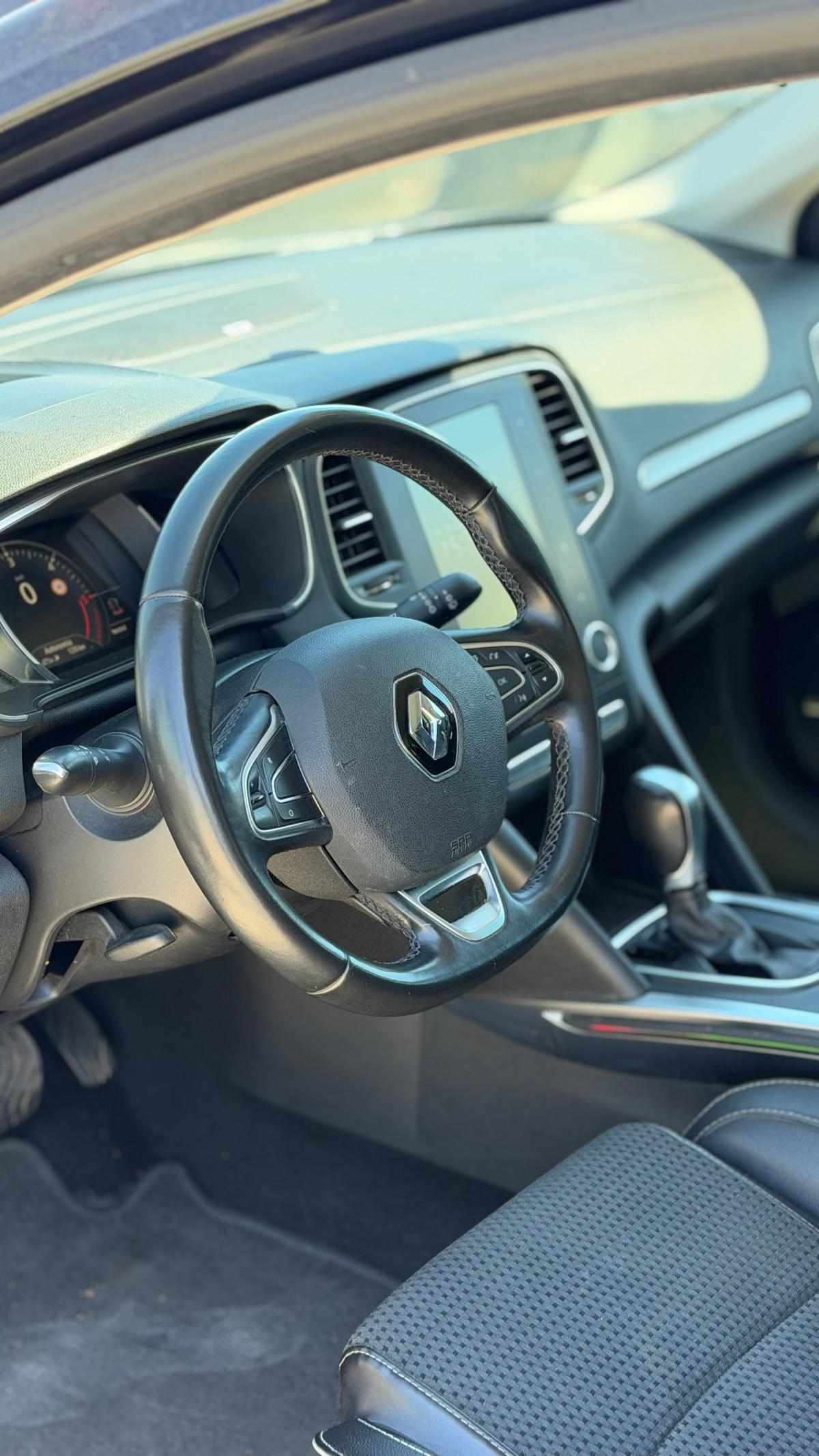 renault-megane-sport-tourer-2017-diesel-1461cc