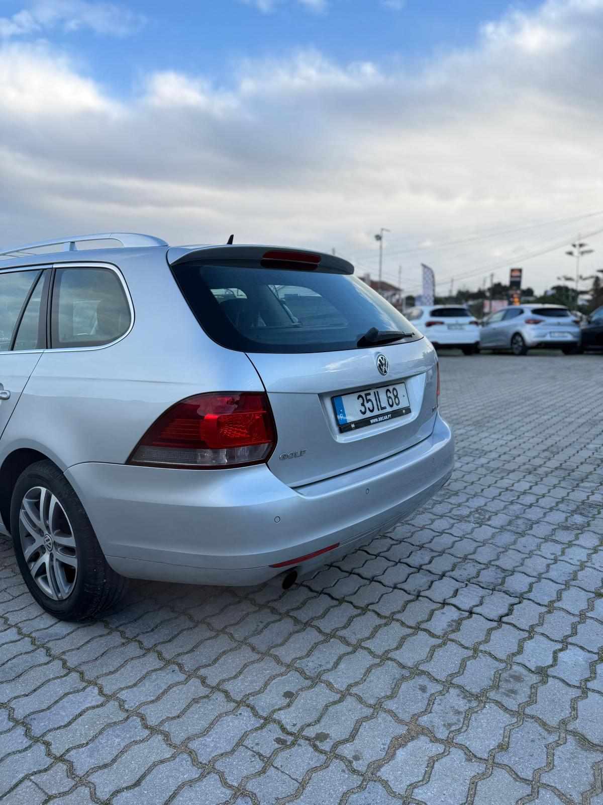 volkswagen-golf-variant-2009-diesel-1598cc