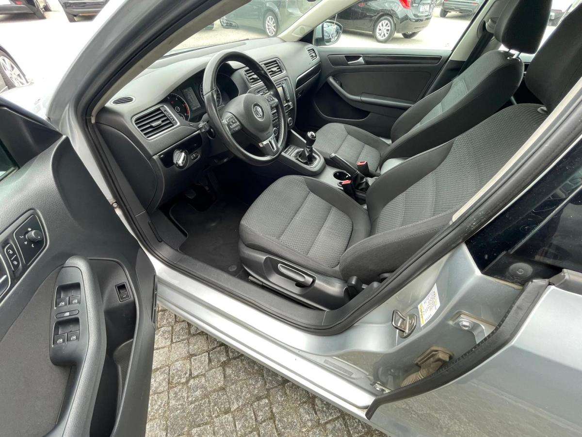 volkswagen-jetta-2013-diesel-1598cc