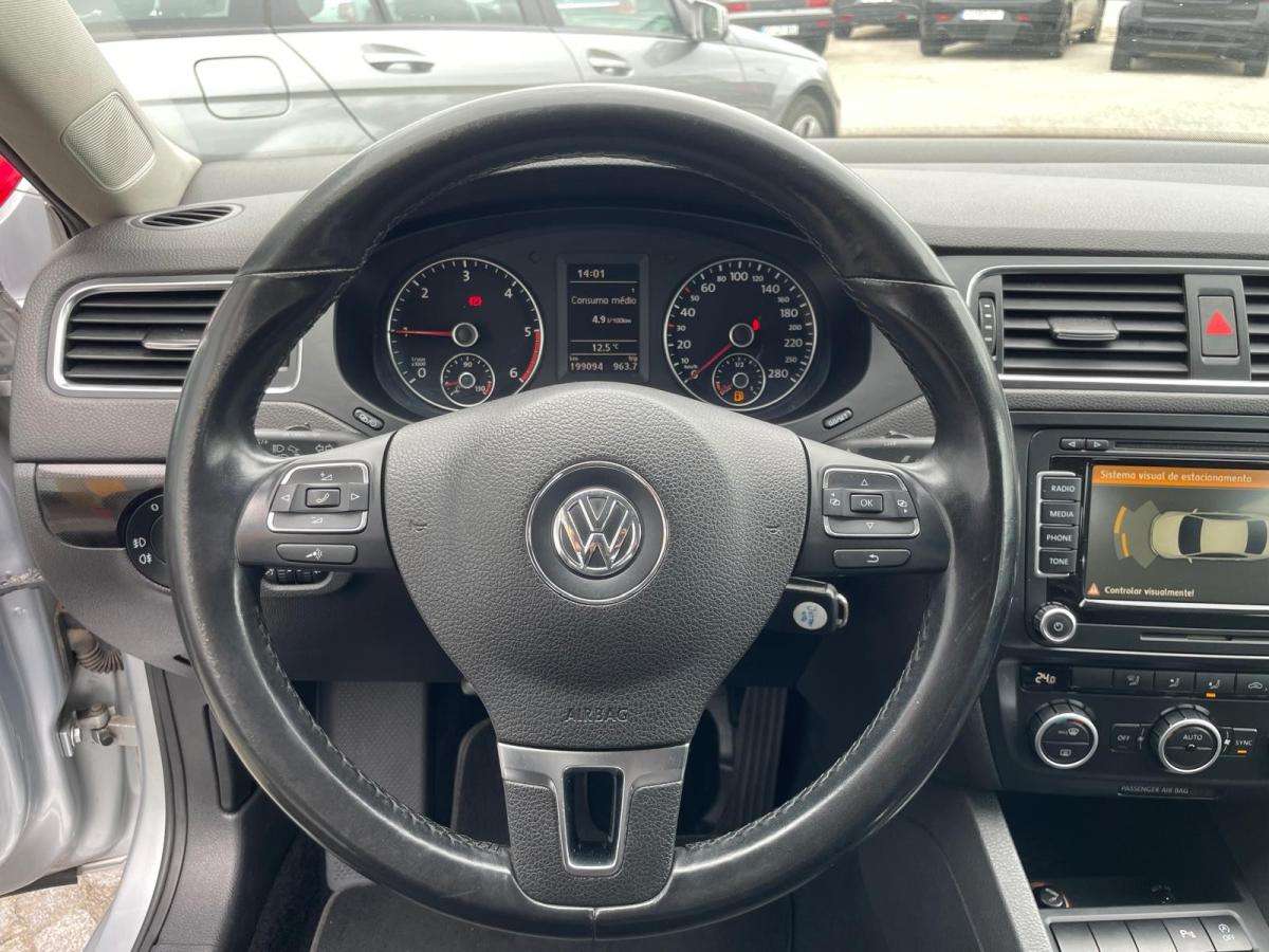 volkswagen-jetta-2013-diesel-1598cc