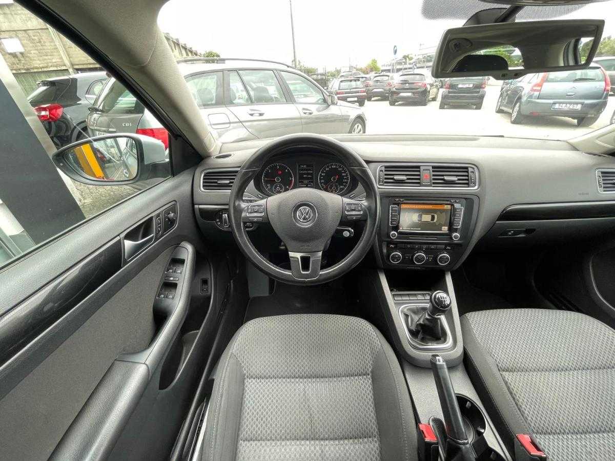 volkswagen-jetta-2013-diesel-1598cc