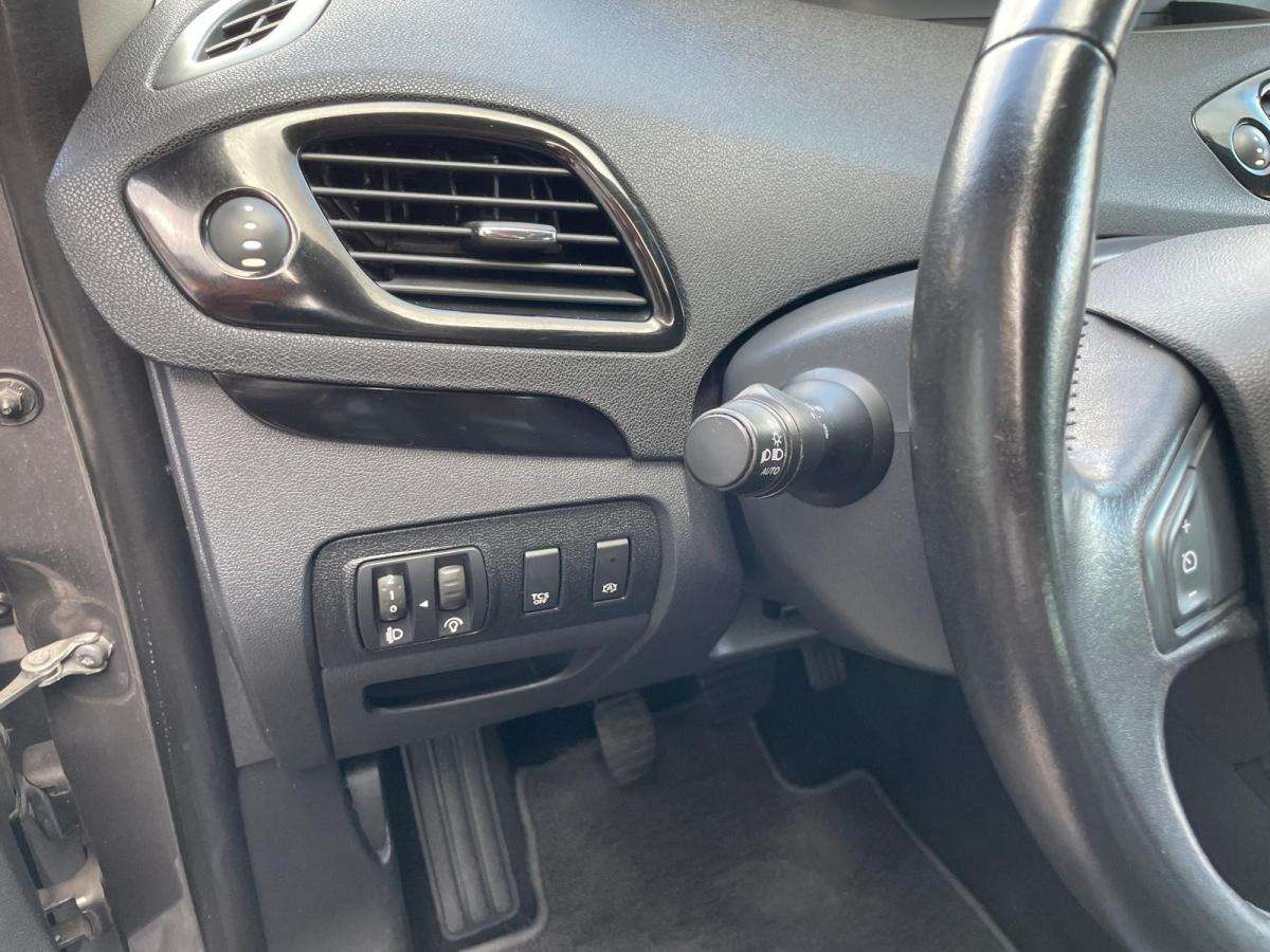 renault-scenic-2015-diesel-1461cc