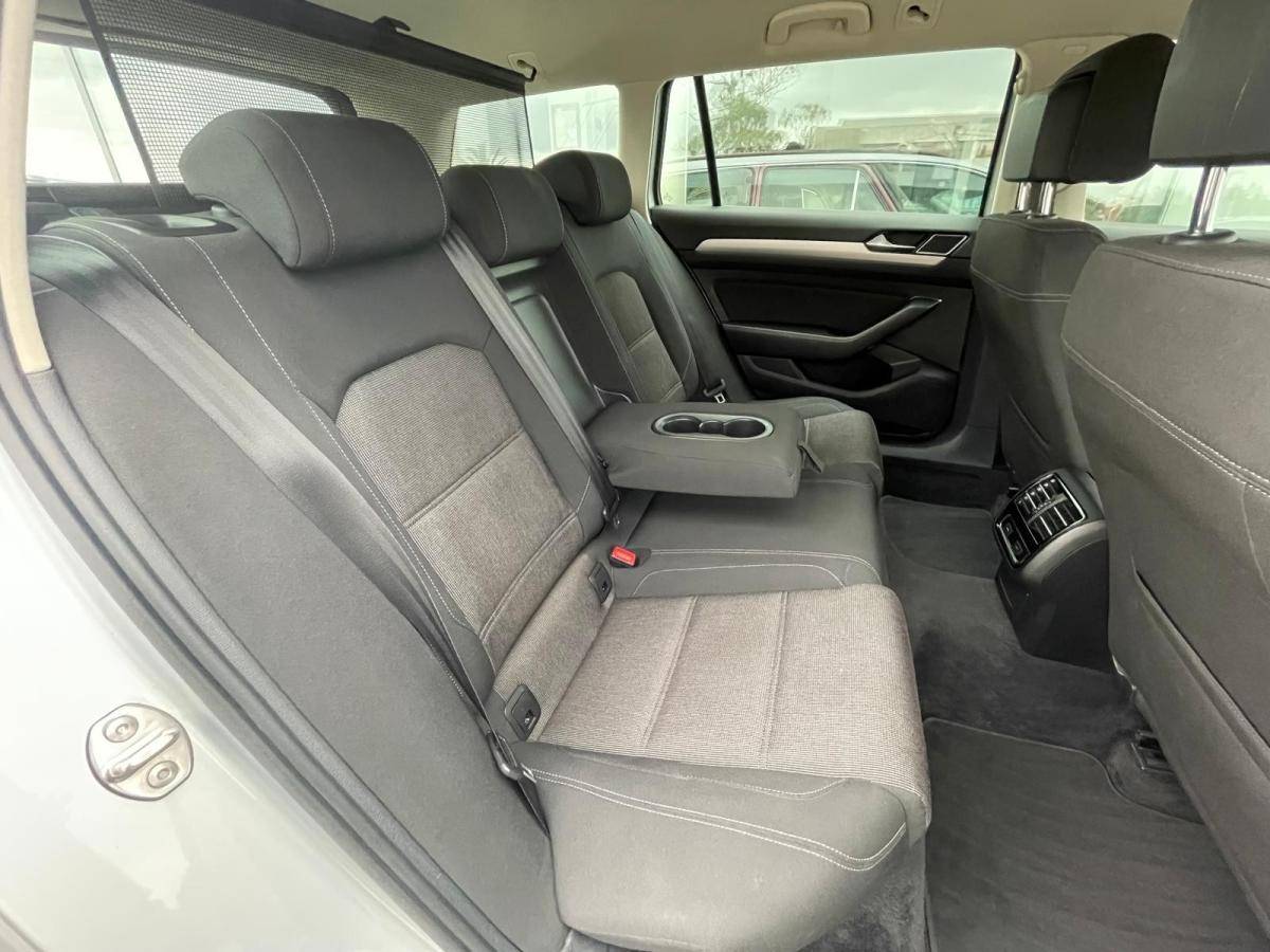 volkswagen-passat-variant-2017-diesel-1598cc