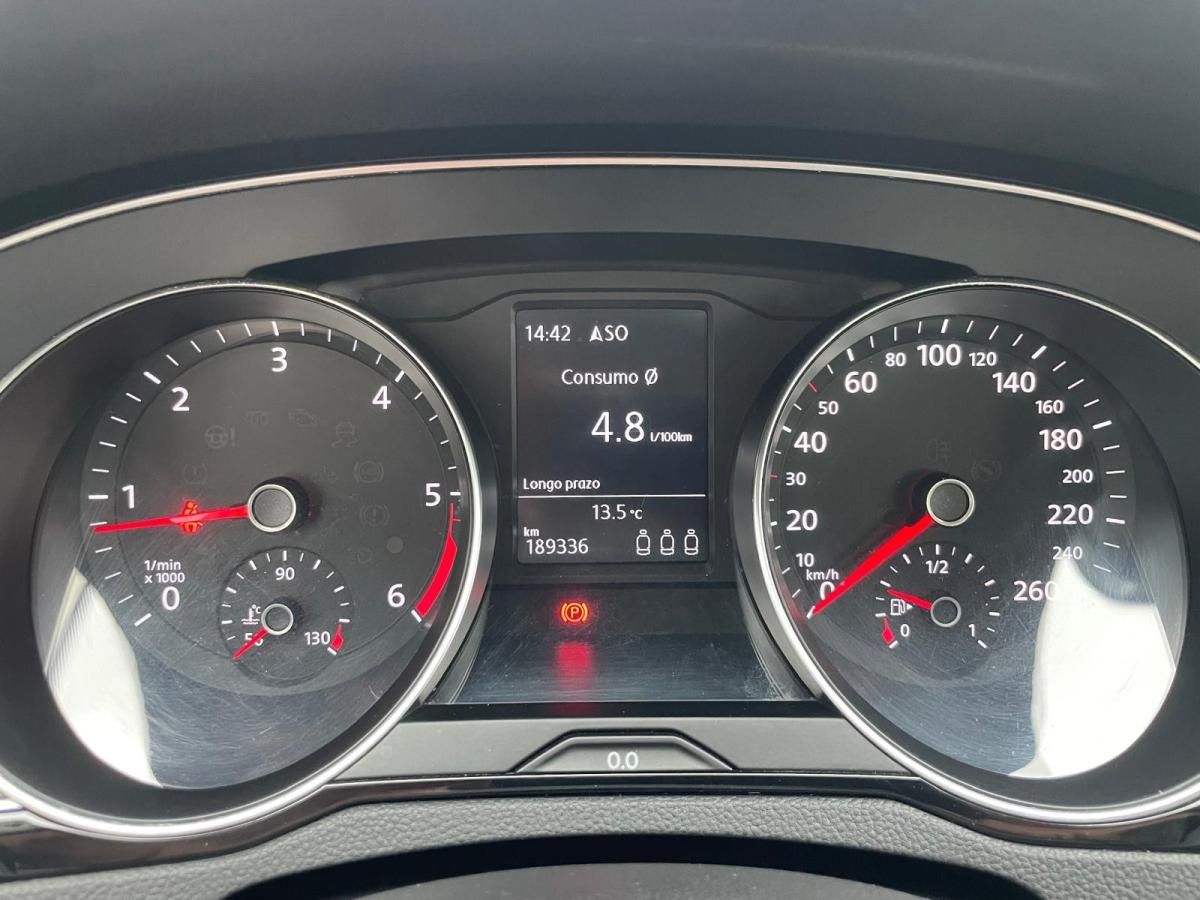 volkswagen-passat-variant-2017-diesel-1598cc