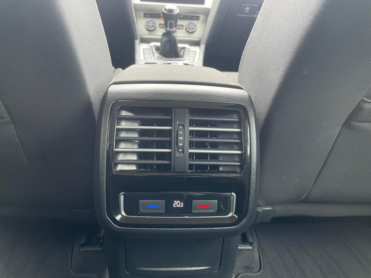 volkswagen-passat-variant-2017-diesel-1598cc