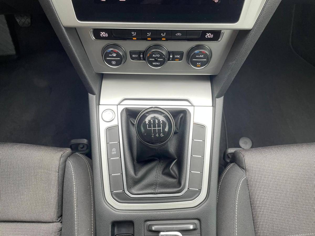 volkswagen-passat-variant-2017-diesel-1598cc