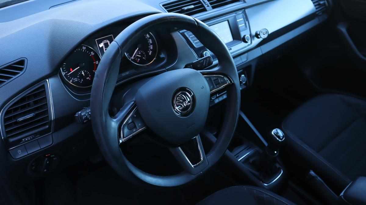 skoda-fabia-1-2-tsi-2016-gasolina-1197cc