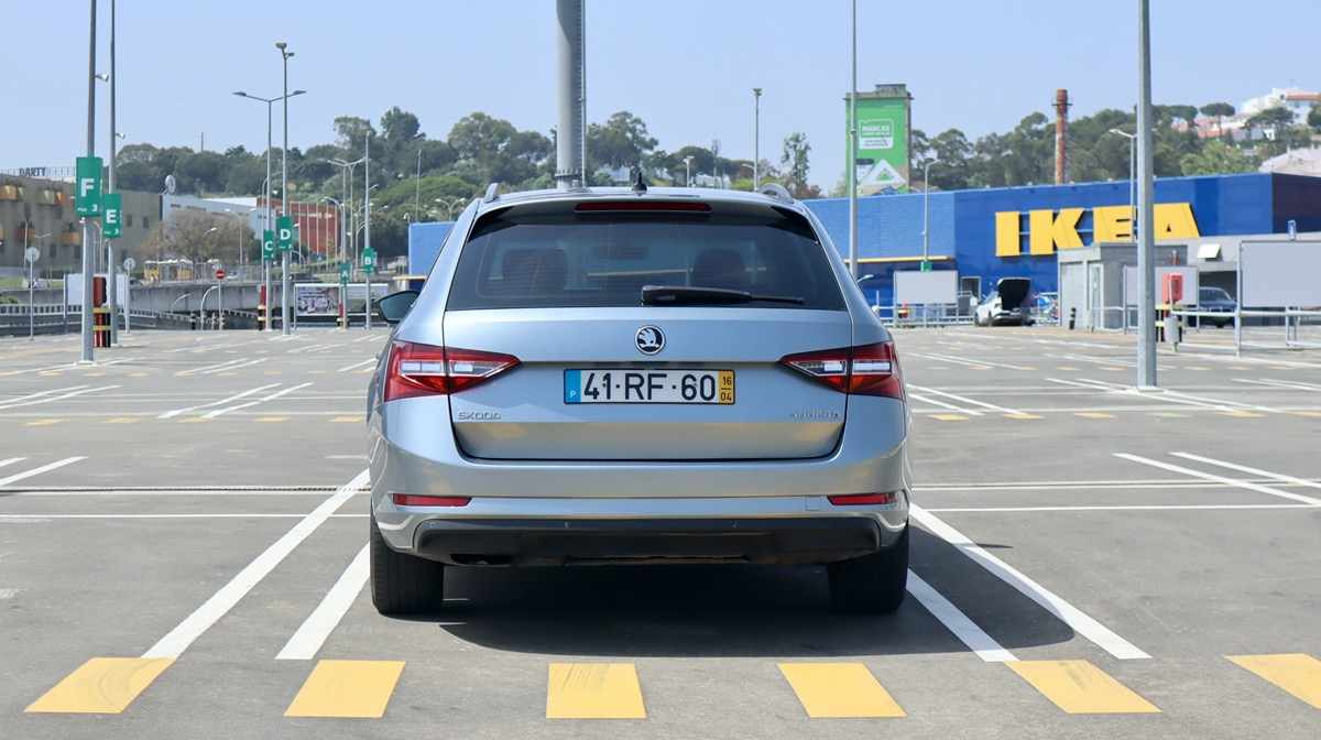 skoda-superb-1-6-tdi-2016-diesel-1598cc