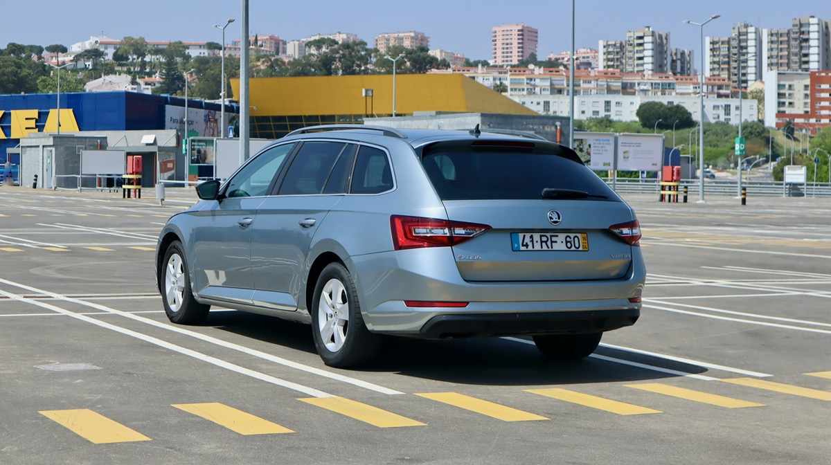 skoda-superb-1-6-tdi-2016-diesel-1598cc