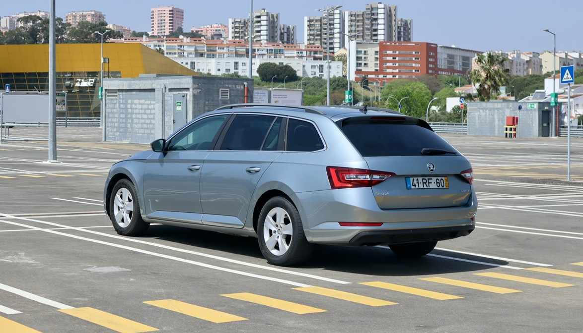 skoda-superb-1-6-tdi-2016-diesel-1598cc