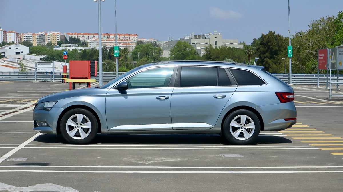 skoda-superb-1-6-tdi-2016-diesel-1598cc