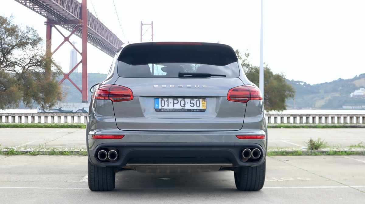 porsche-cayenne-s-4-1-2015-diesel-4134cc