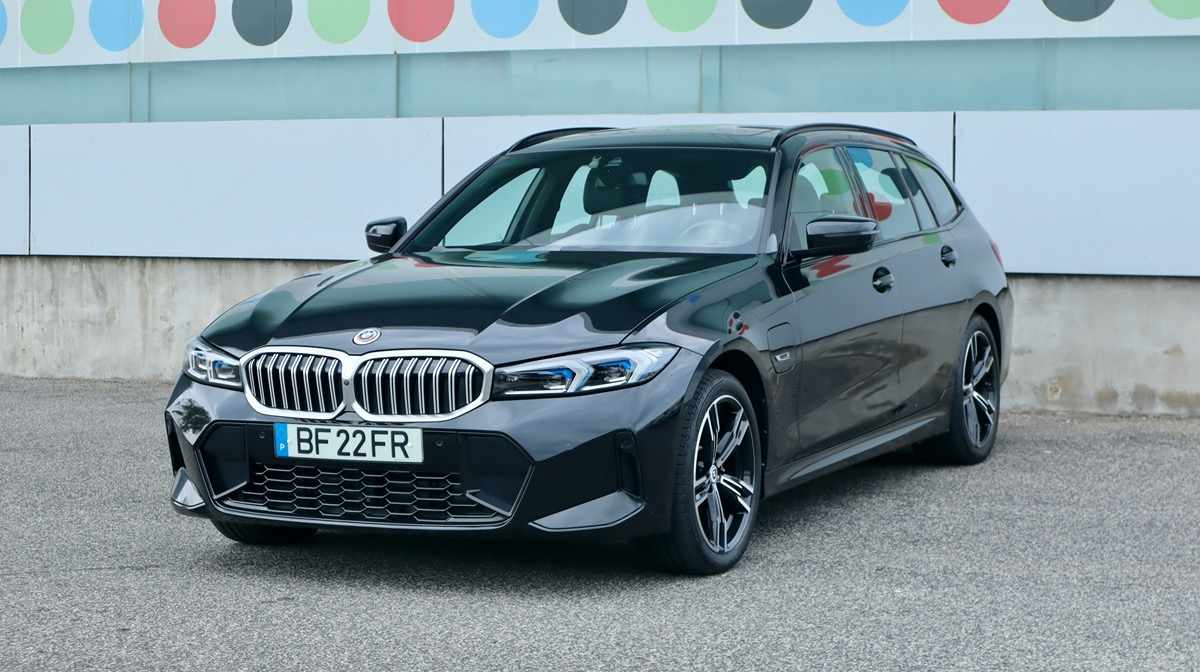 bmw-serie-3-330e-xdrive-2023-gasolina-1998cc