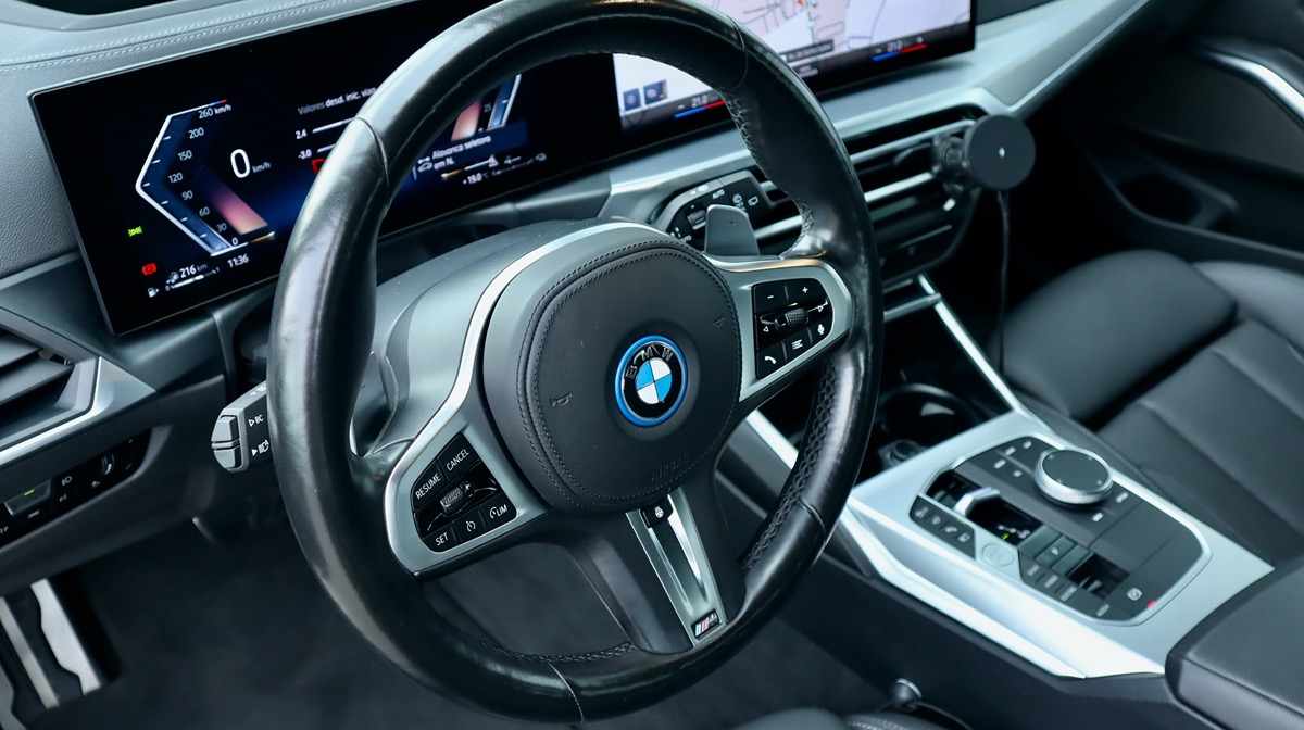 bmw-serie-3-330e-xdrive-2023-gasolina-1998cc