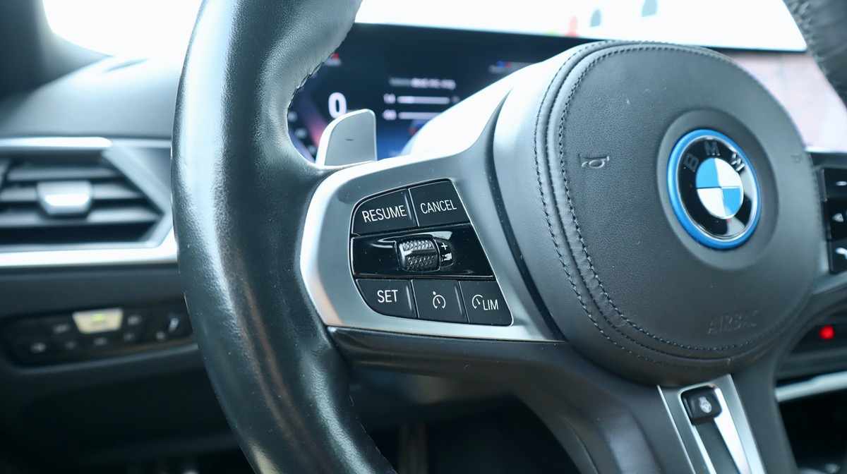 bmw-serie-3-330e-xdrive-2023-gasolina-1998cc