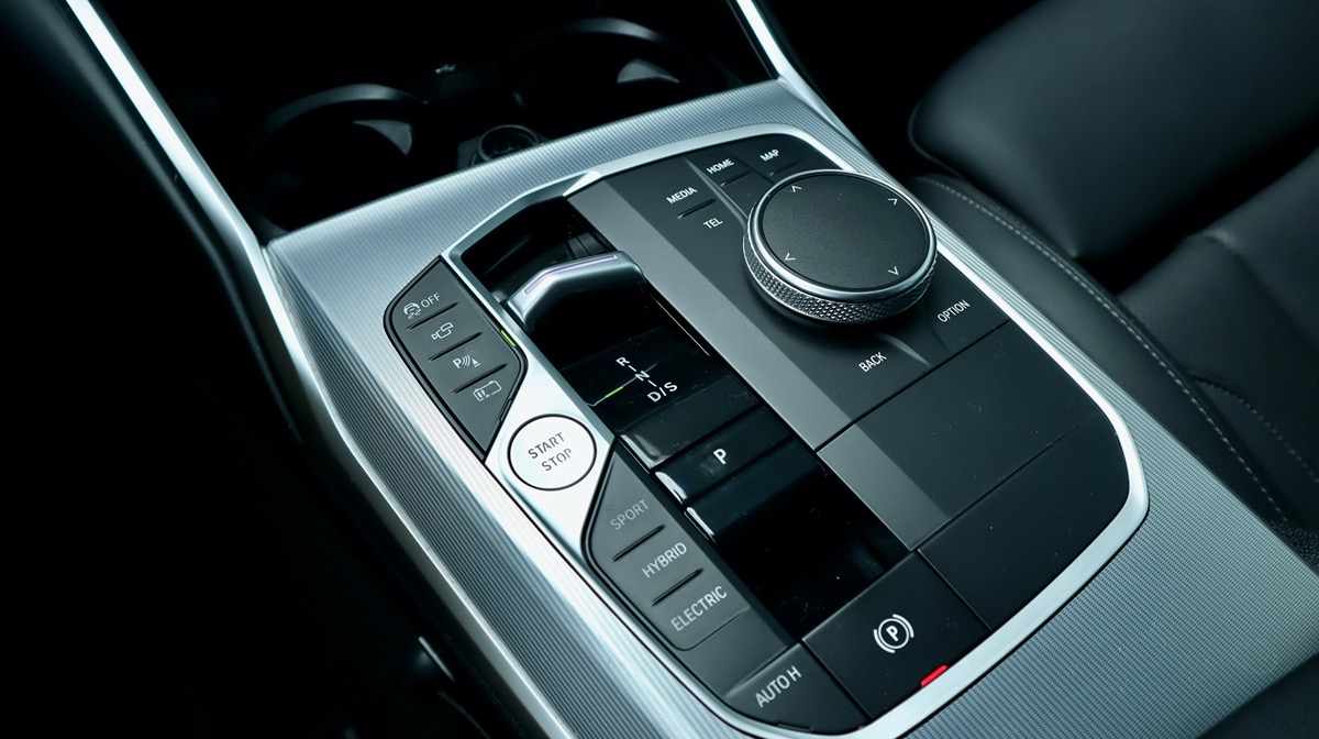 bmw-serie-3-330e-xdrive-2023-gasolina-1998cc