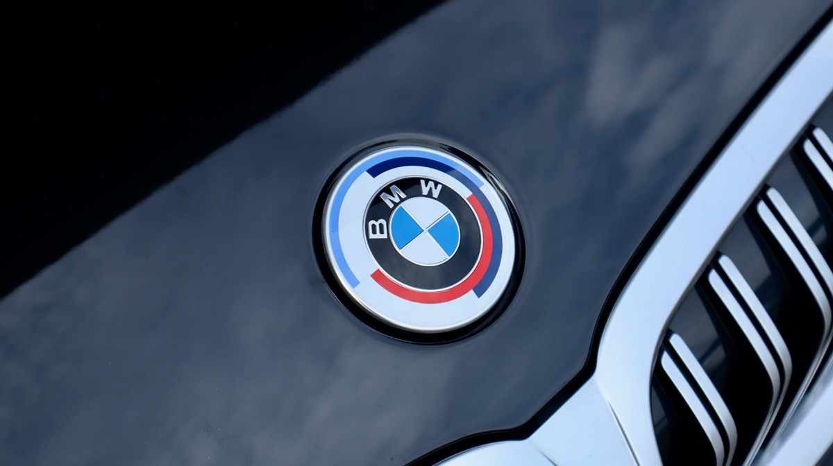 bmw-serie-3-330e-xdrive-2023-gasolina-1998cc