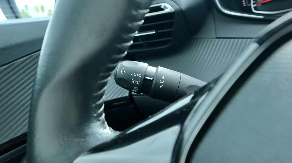 peugeot-2008-1-2-puretech-2021-gasolina-1199cc