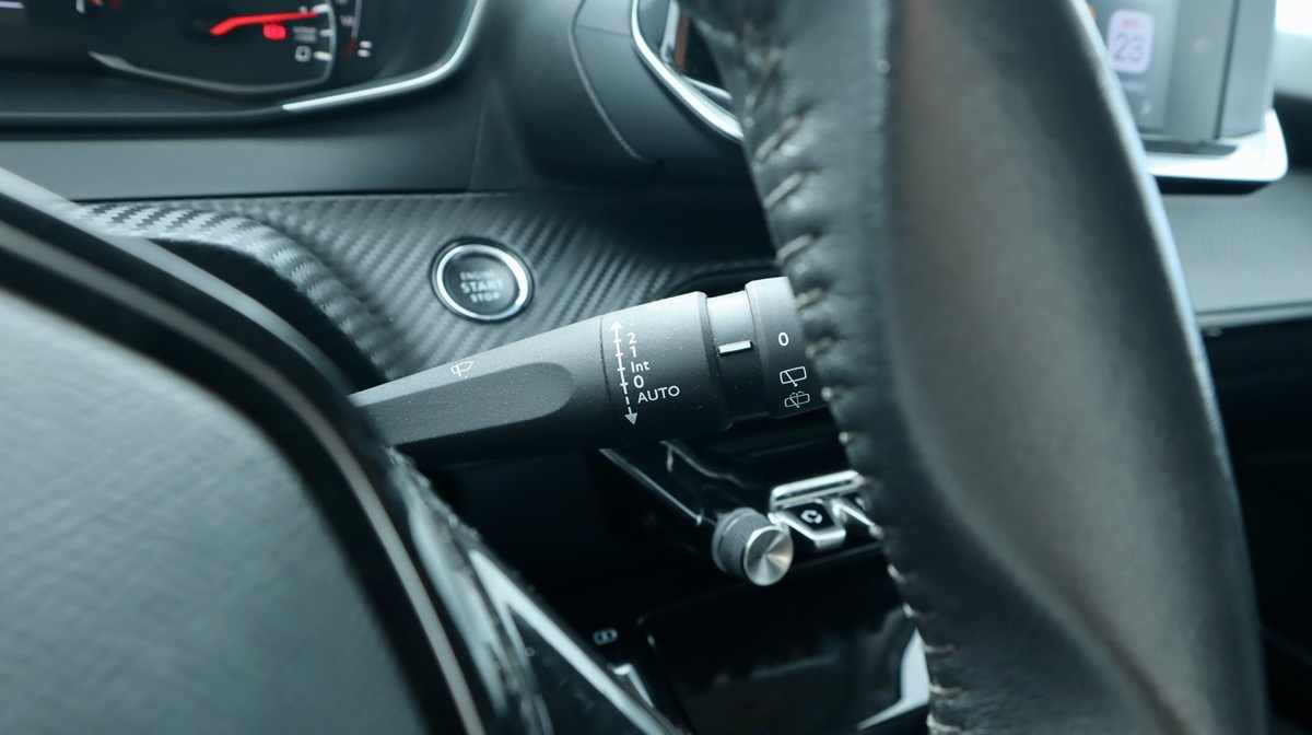 peugeot-2008-1-2-puretech-2021-gasolina-1199cc
