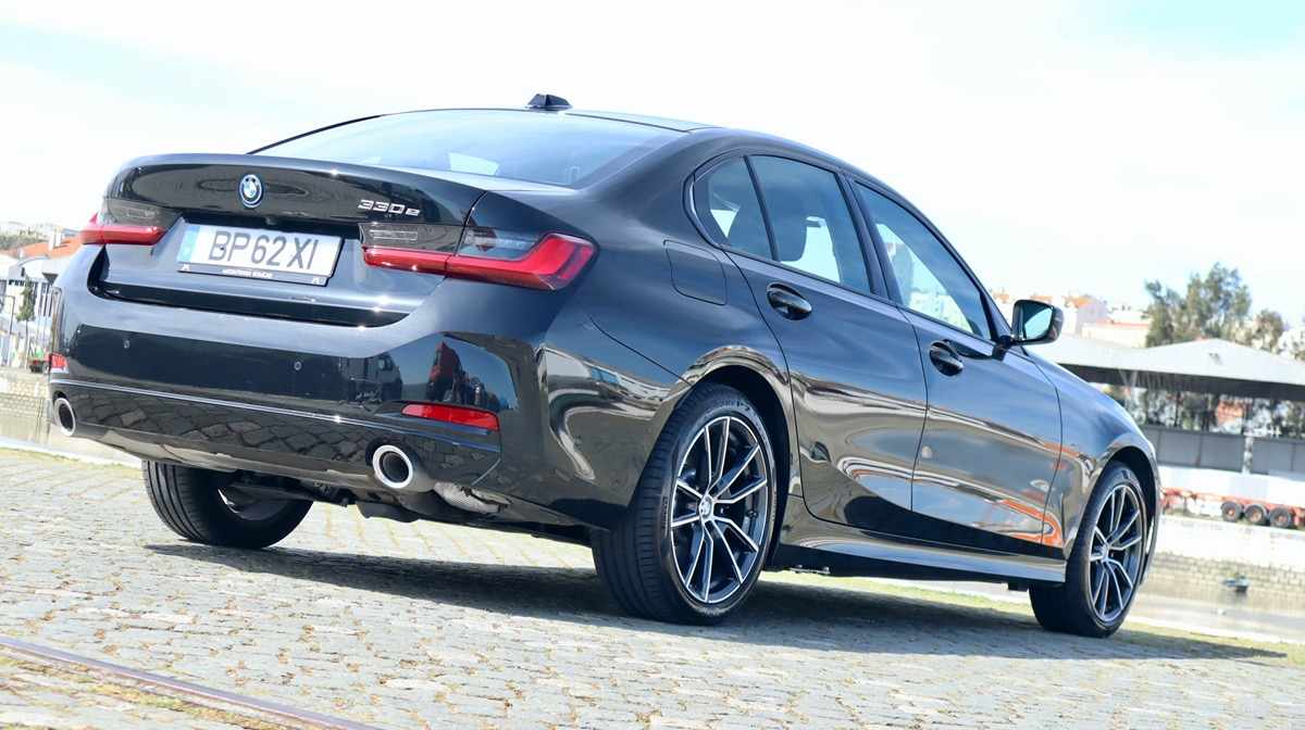 bmw-serie-3-330e-2024-gasolina-1998cc